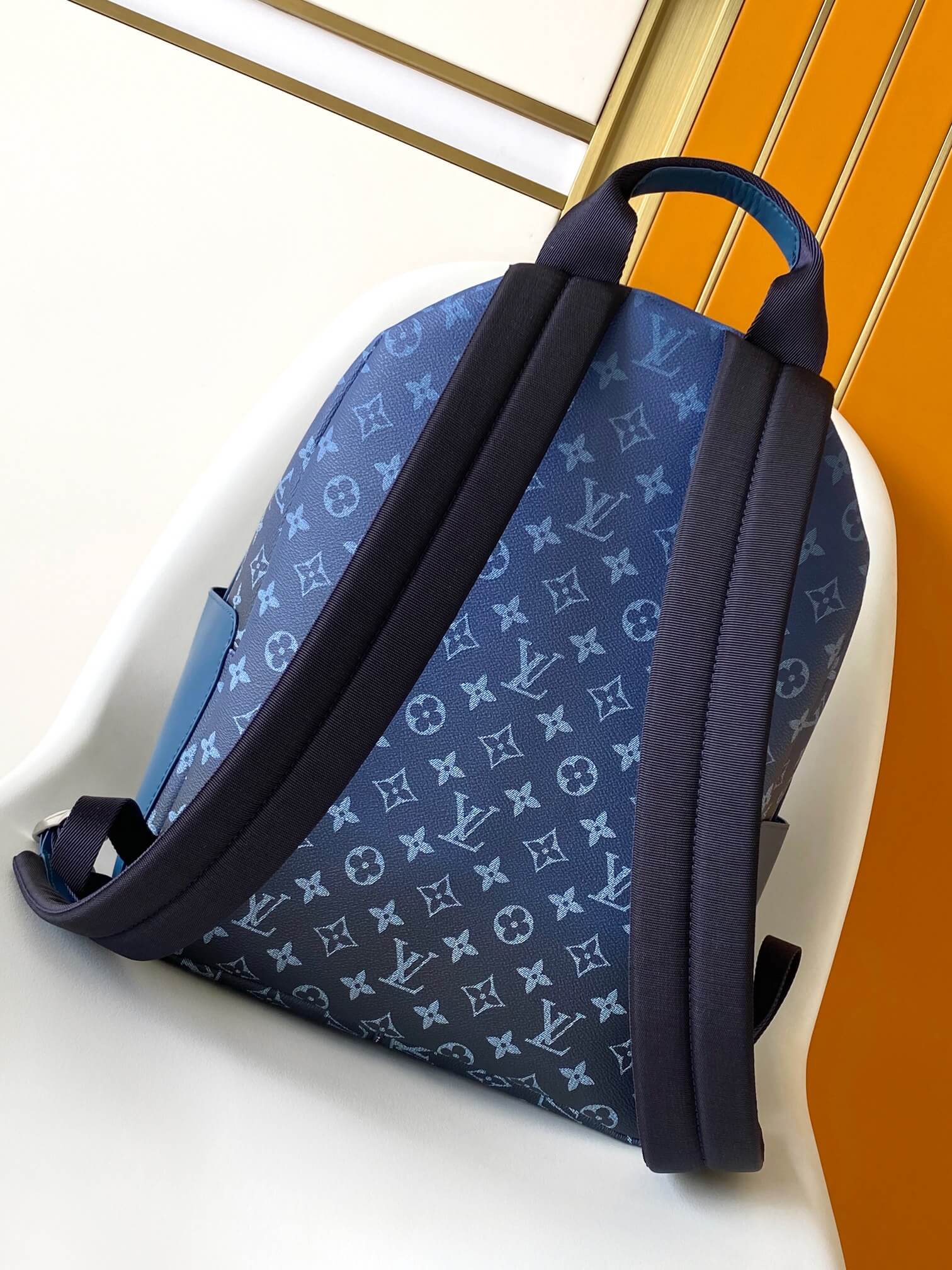Louis Vuitton Blue Monogram Gradient Canvas Discovery PM Backpack - Image 4