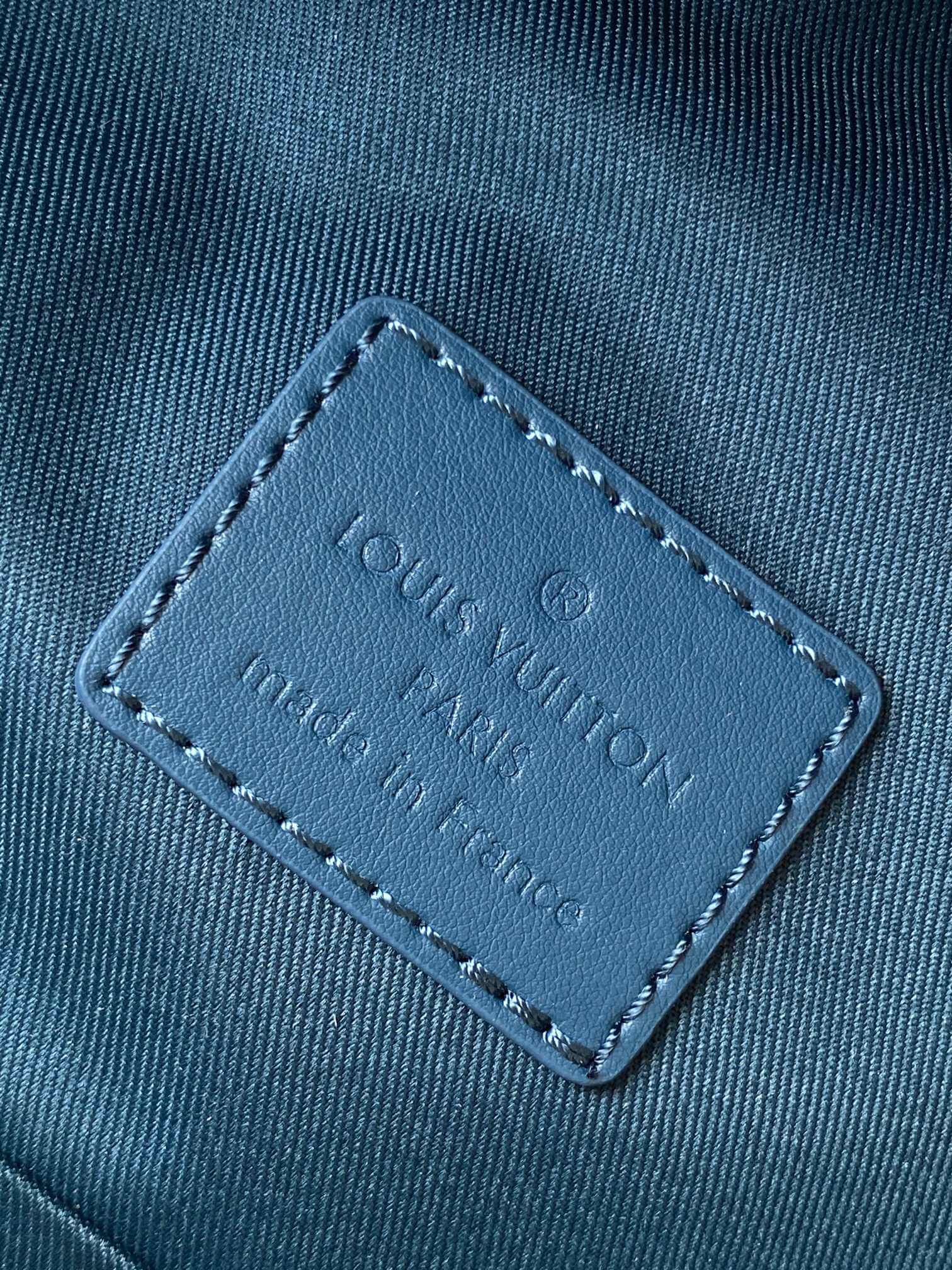 Louis Vuitton Blue Monogram Gradient Canvas Discovery PM Backpack - Image 7