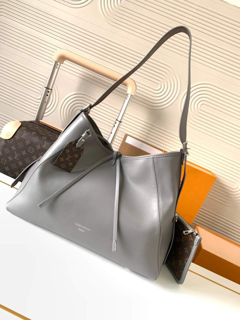 Louis Vuitton Grey Leather CarryAll Vibe MM Handbag