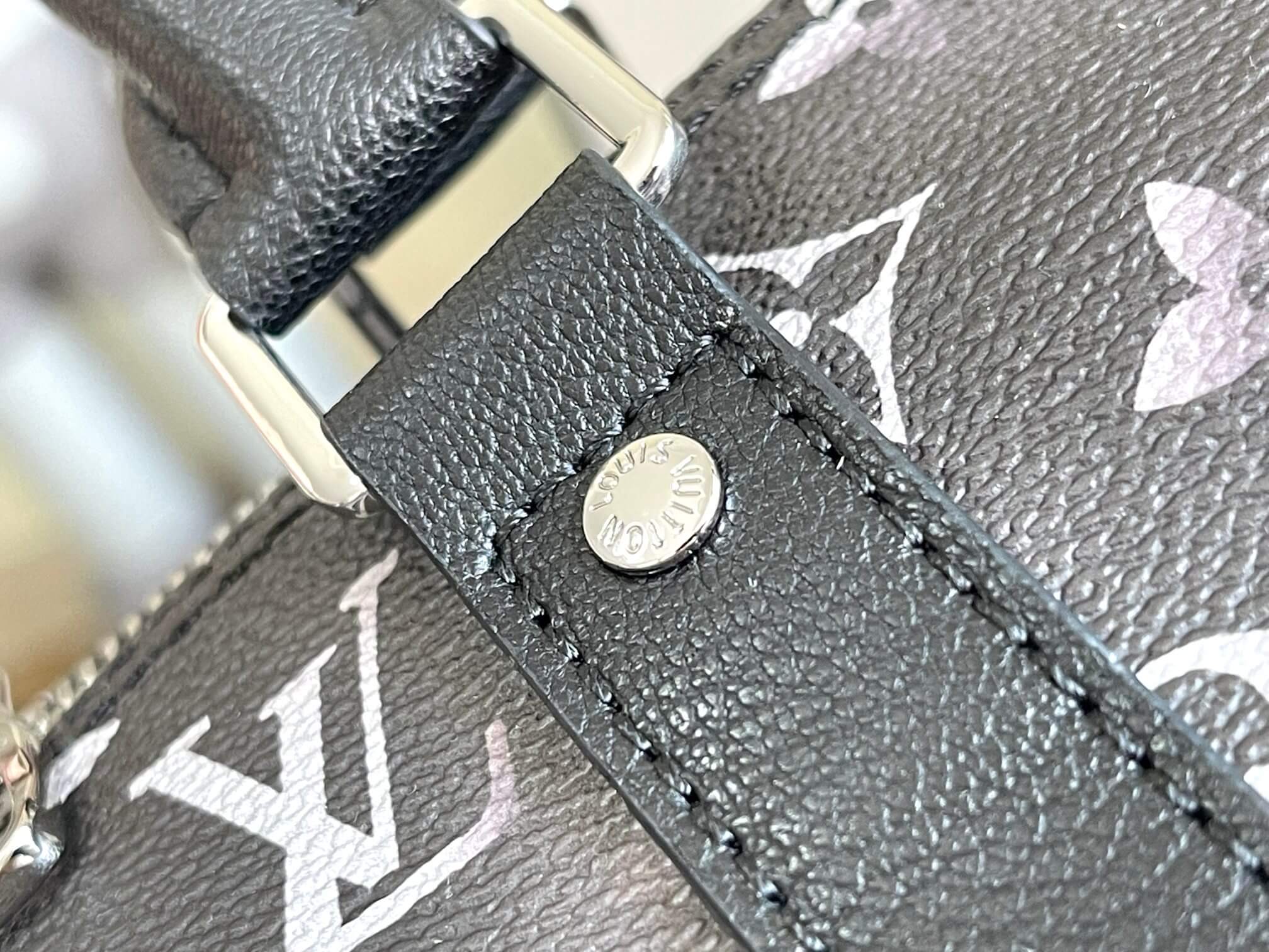 Louis Vuitton Monogram Shadow Canvas Keepall Bandoulière 50 Bag - Image 4