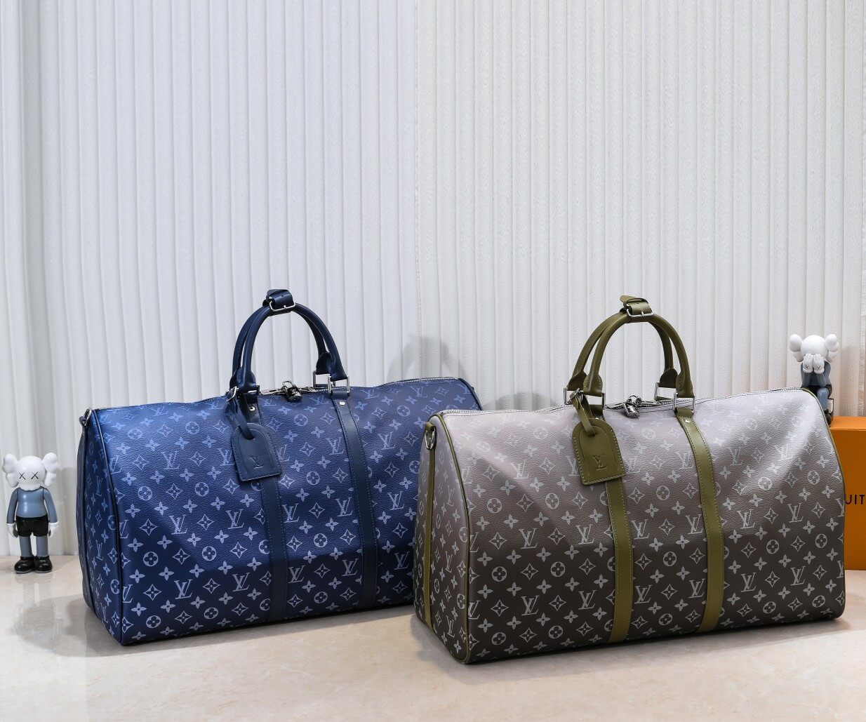 Louis Vuitton Blue Monogram Gradient Canvas Keepall Bandoulière 55 Bag - Image 9