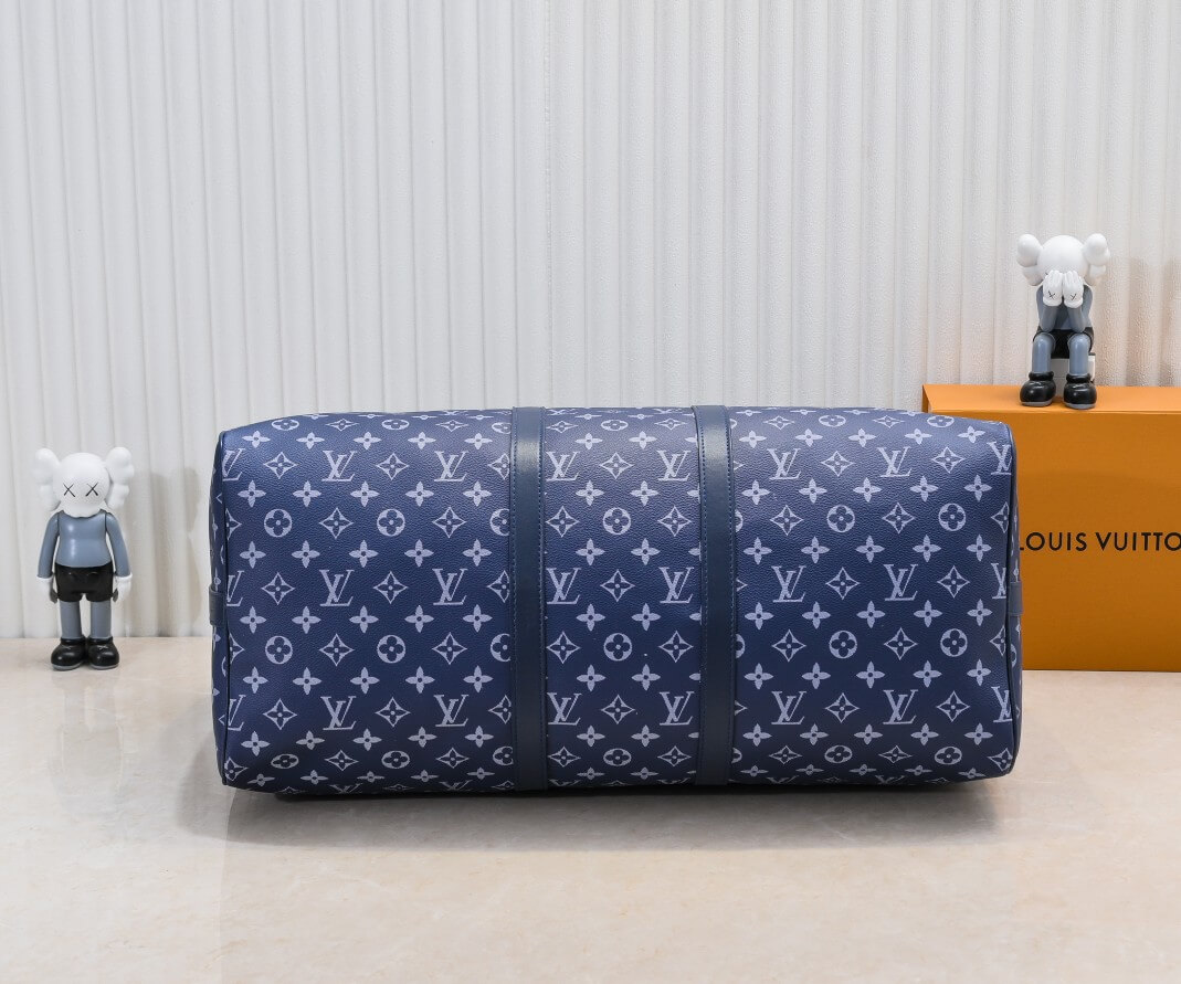 Louis Vuitton Blue Monogram Gradient Canvas Keepall Bandoulière 55 Bag - Image 2