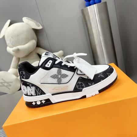 Louis Vuitton LV Mesh Trainer Sneaker in White/Black