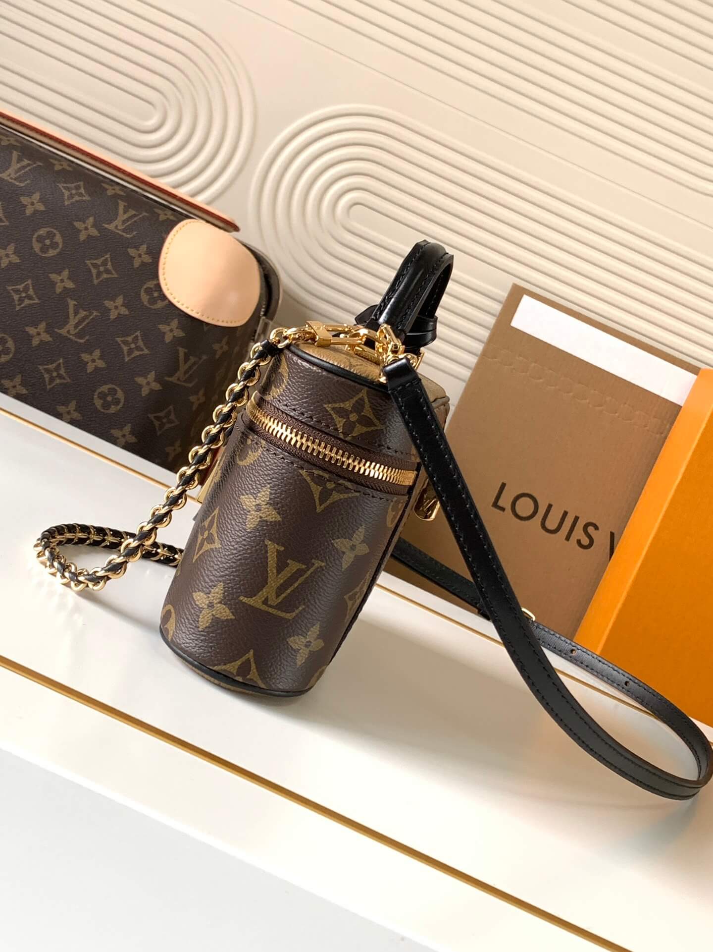 Louis Vuitton Monogram Reverse Canvas Vanity Chain Pouch - Image 3