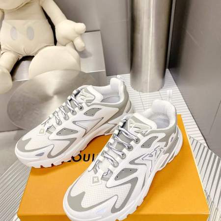 Louis Vuitton LV Runner Tatic Sneaker in White