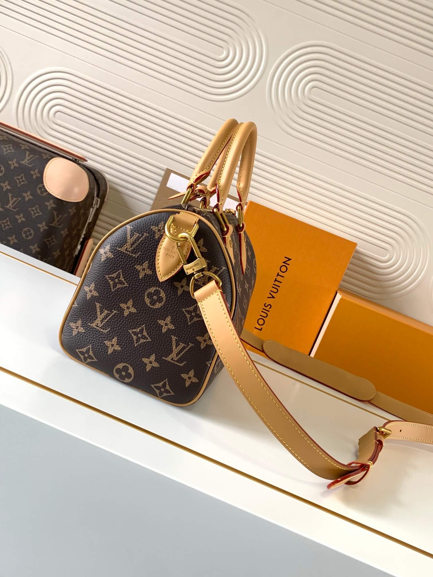 Louis Vuitton Monogram Leather Speedy P9 Bandoulière 25 Bag - Image 6