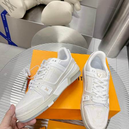 Louis Vuitton LV Trainer Sneaker in White/Beige Monogram Canvas