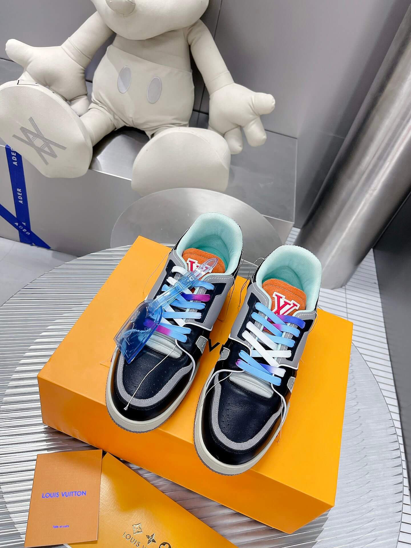 Louis Vuitton LV Trainer Sneaker in Black/Grey - Image 8