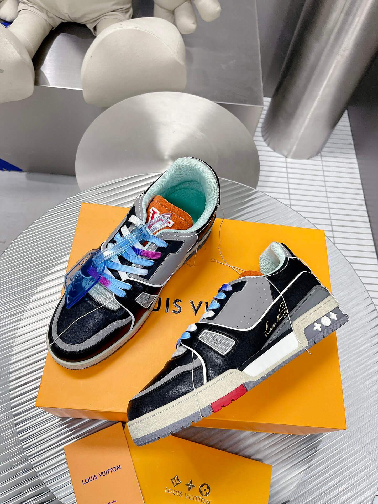Louis Vuitton LV Trainer Sneaker in Black/Grey - Image 3
