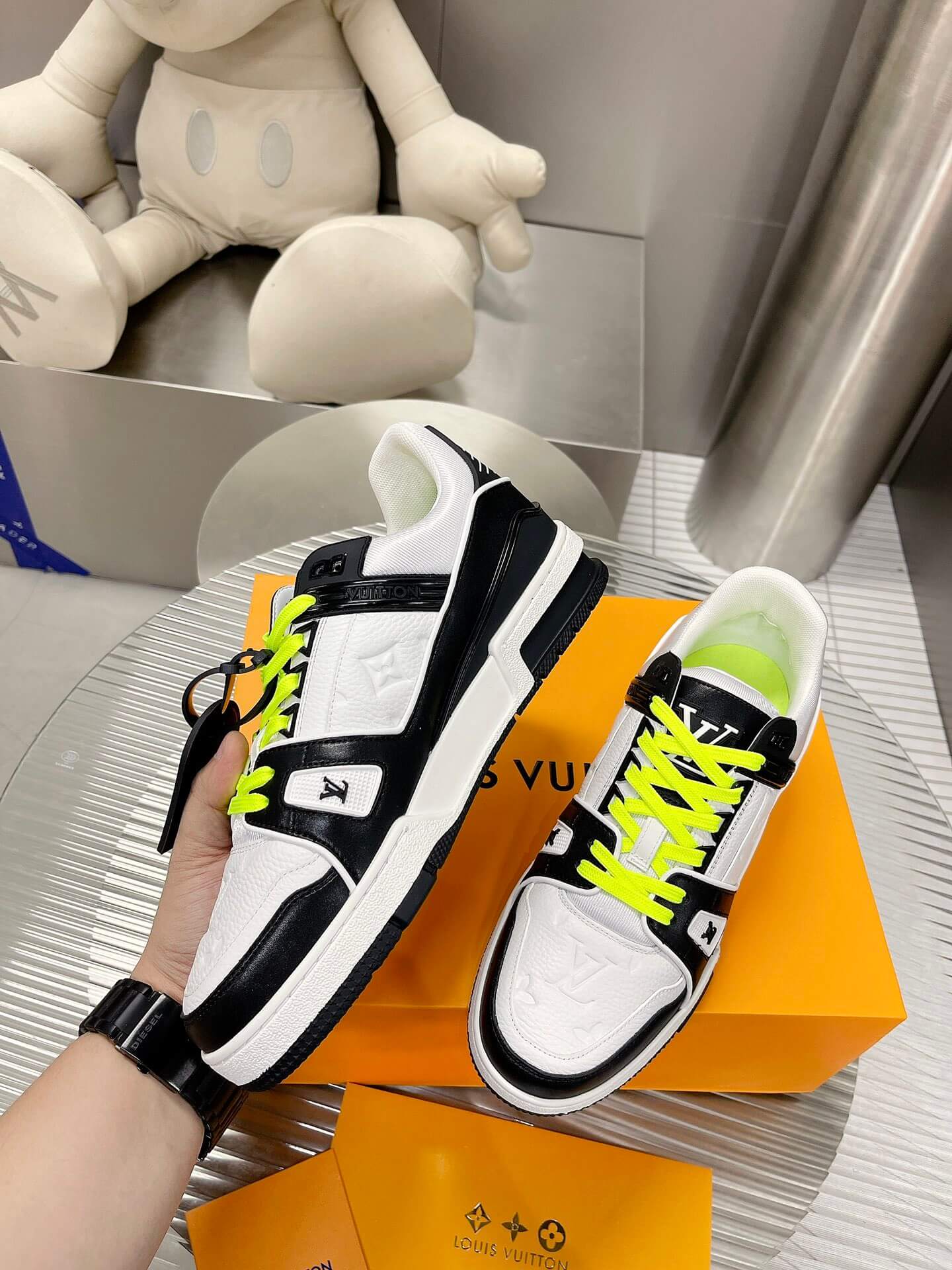 Louis Vuitton LV Trainer Sneaker in White/Black Leather - Image 10