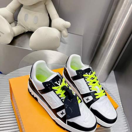 Louis Vuitton LV Trainer Sneaker in White/Black Leather