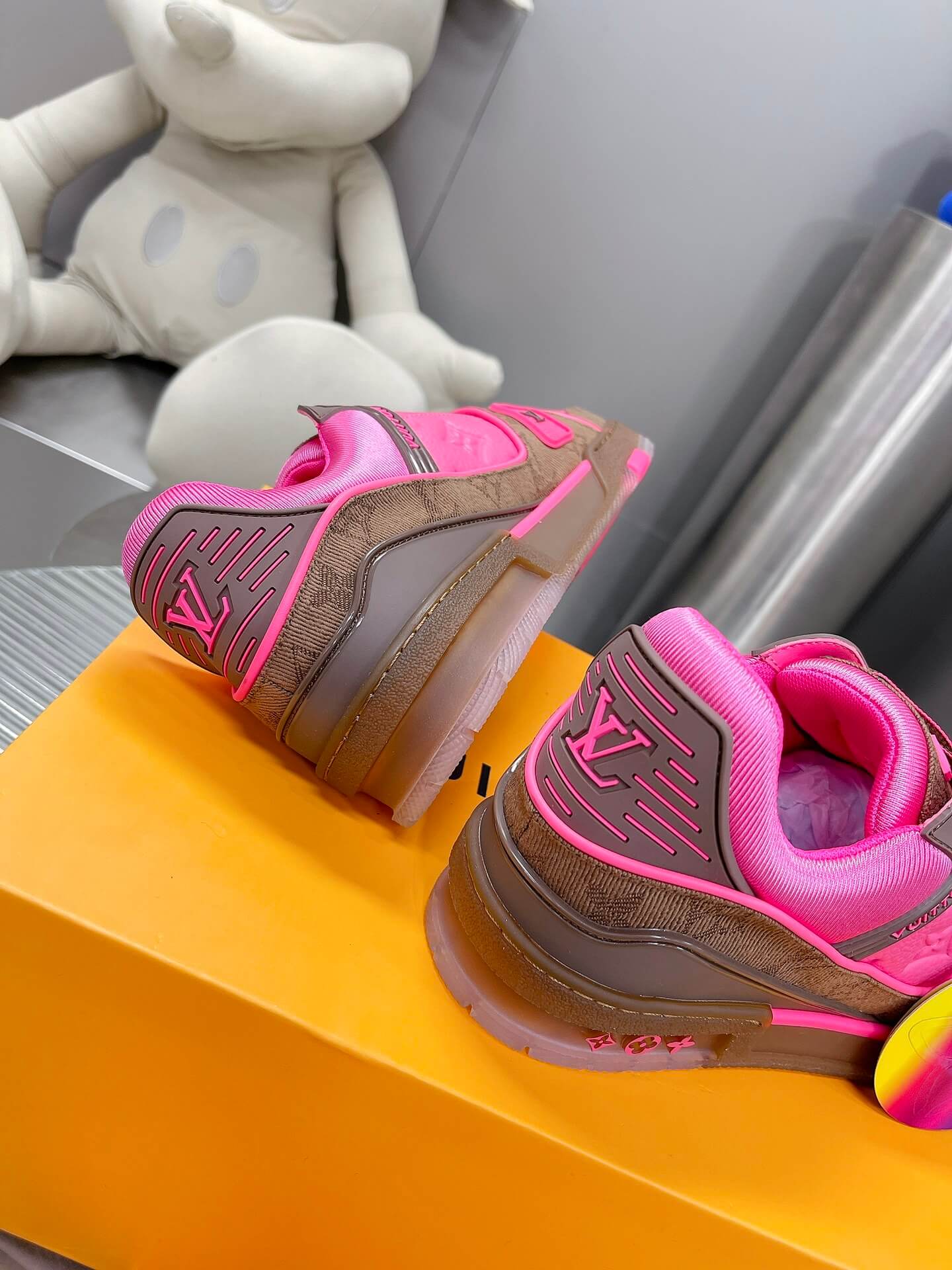Louis Vuitton LV Trainer Sneaker in Light Pink Leather and Brown Monogram Canvas - Image 4
