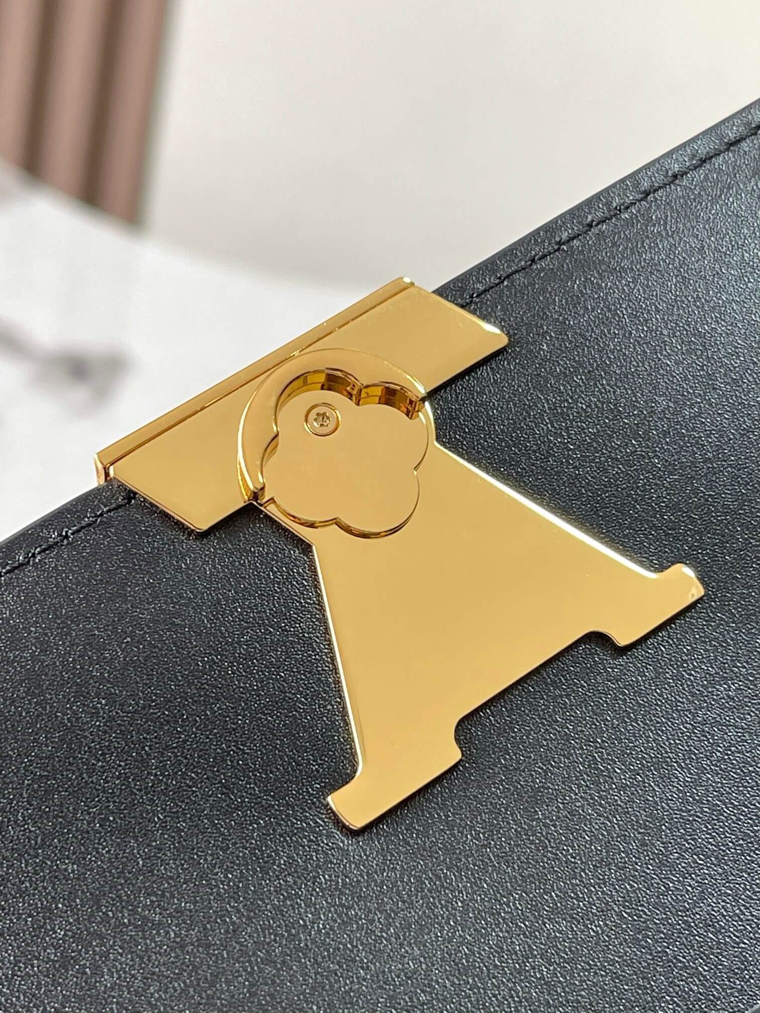 Louis Vuitton Black Leather Wallet On Chain Capucines - Image 3
