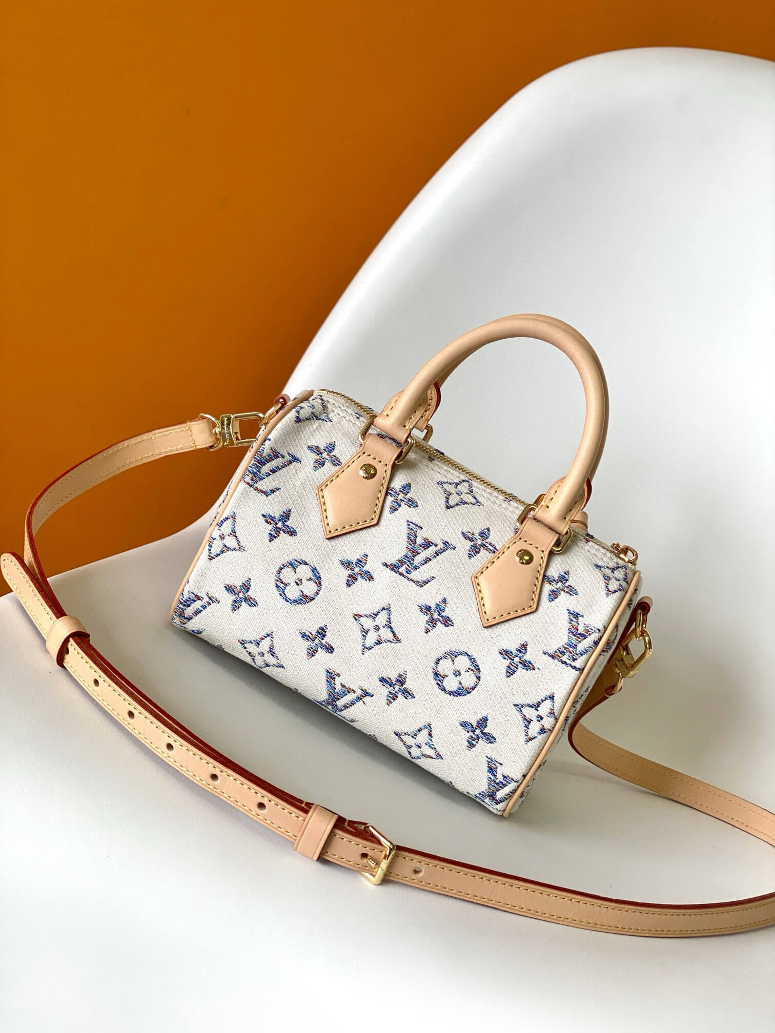 Louis Vuitton Monogram White Canvas Speedy Bandoulière 20 Bag - Image 5