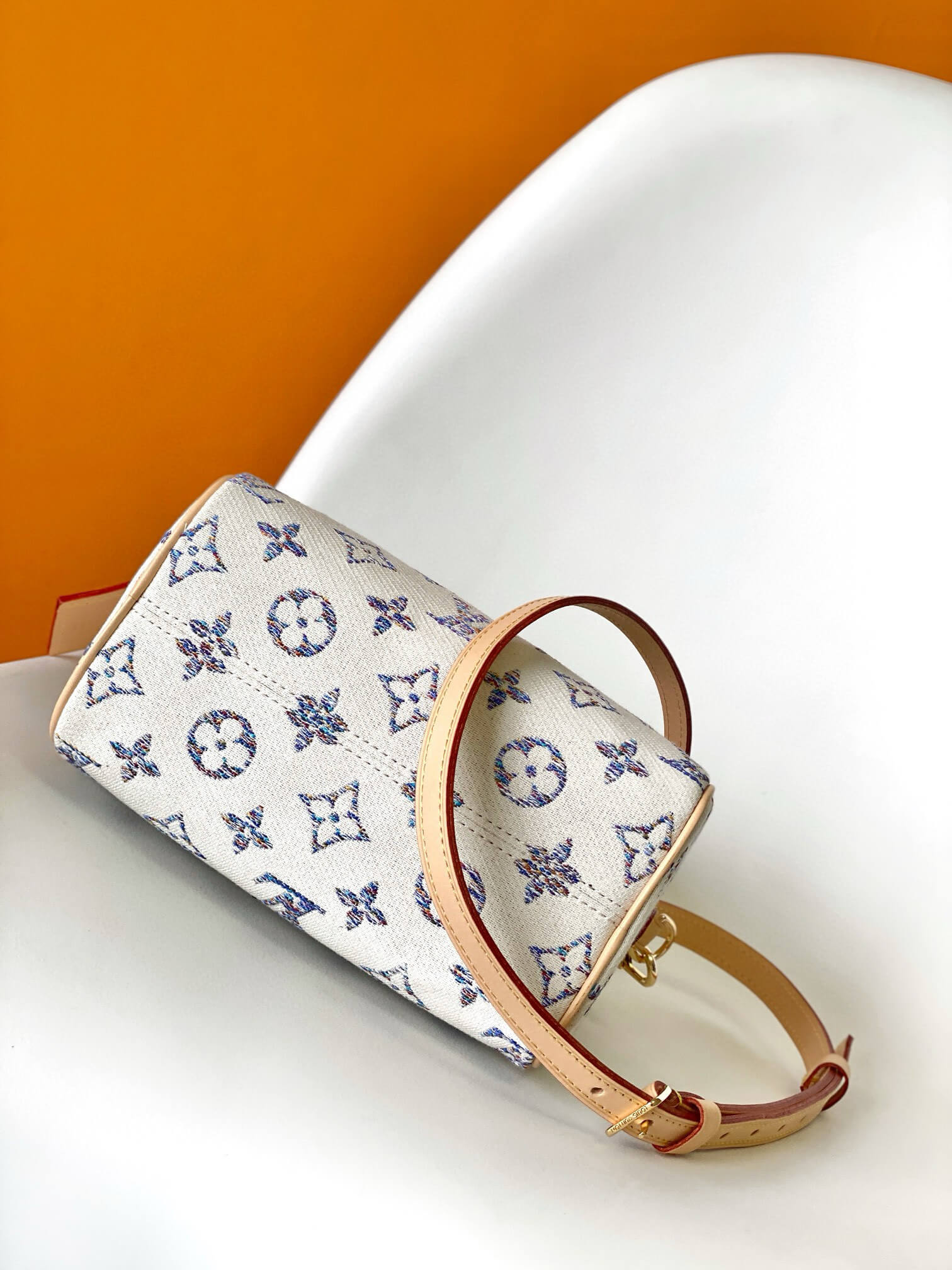 Louis Vuitton Monogram White Canvas Speedy Bandoulière 20 Bag - Image 6