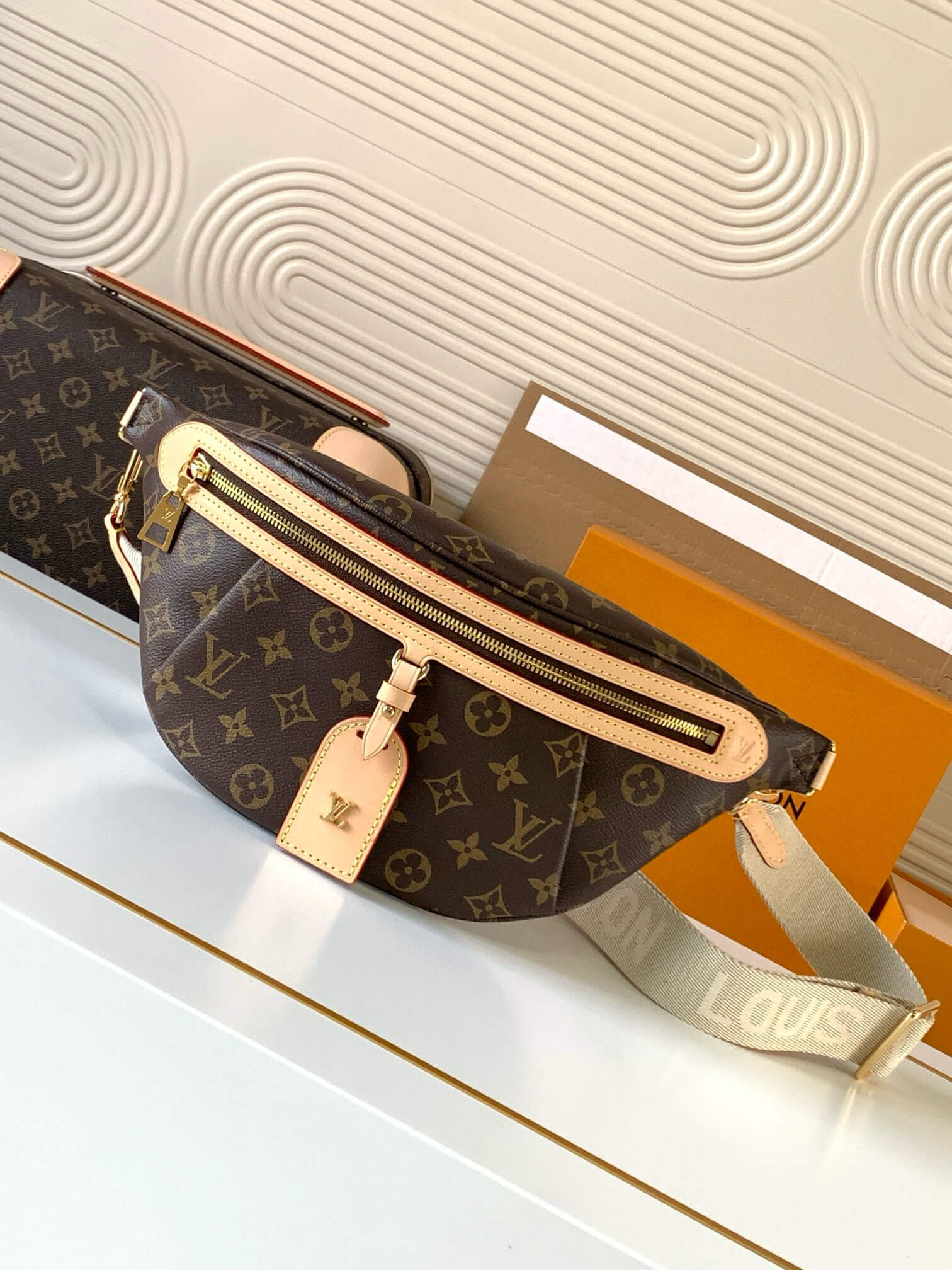 Louis Vuitton Monogram Canvas High Rise Bumbag