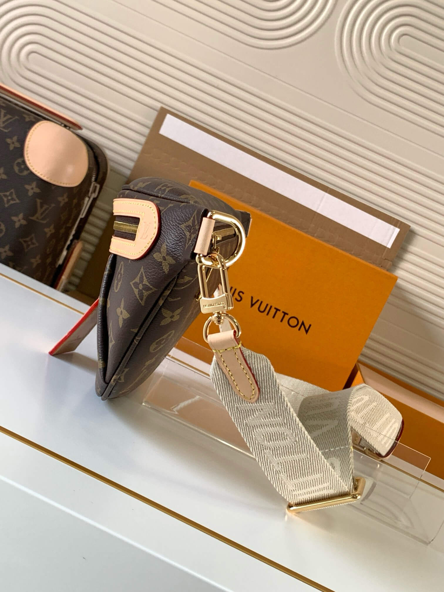 Louis Vuitton Monogram Canvas High Rise Bumbag - Image 2