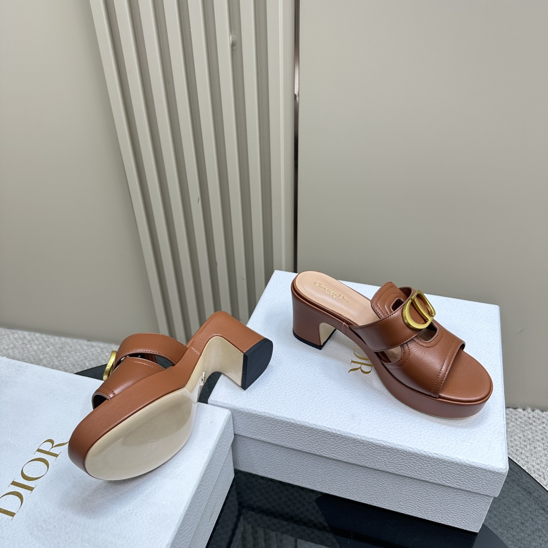 Dior 30 Montaigne Brown Calfskin with Gold CD Logo Heeled Slide - Image 5