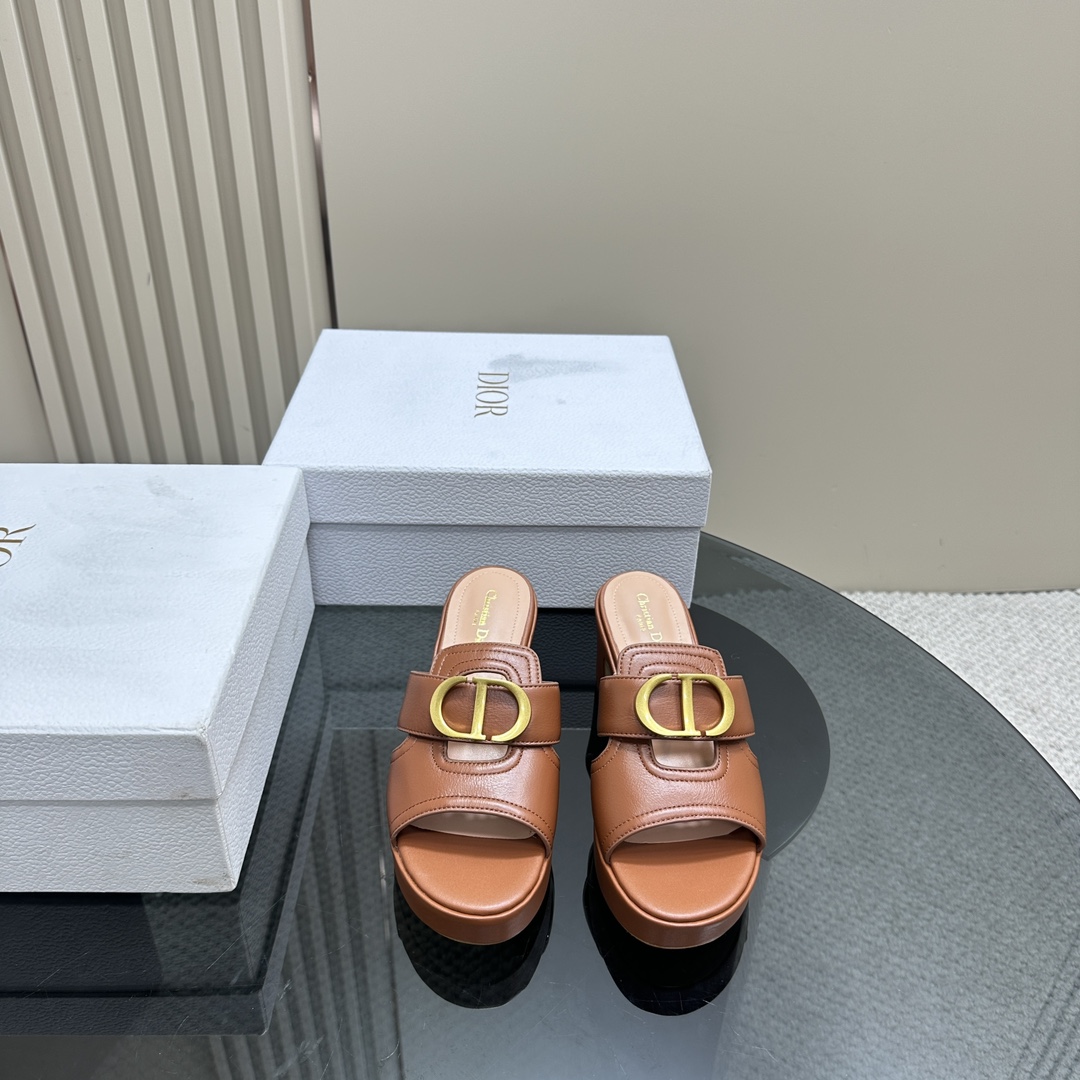 Dior 30 Montaigne Brown Calfskin with Gold CD Logo Heeled Slide - Image 3