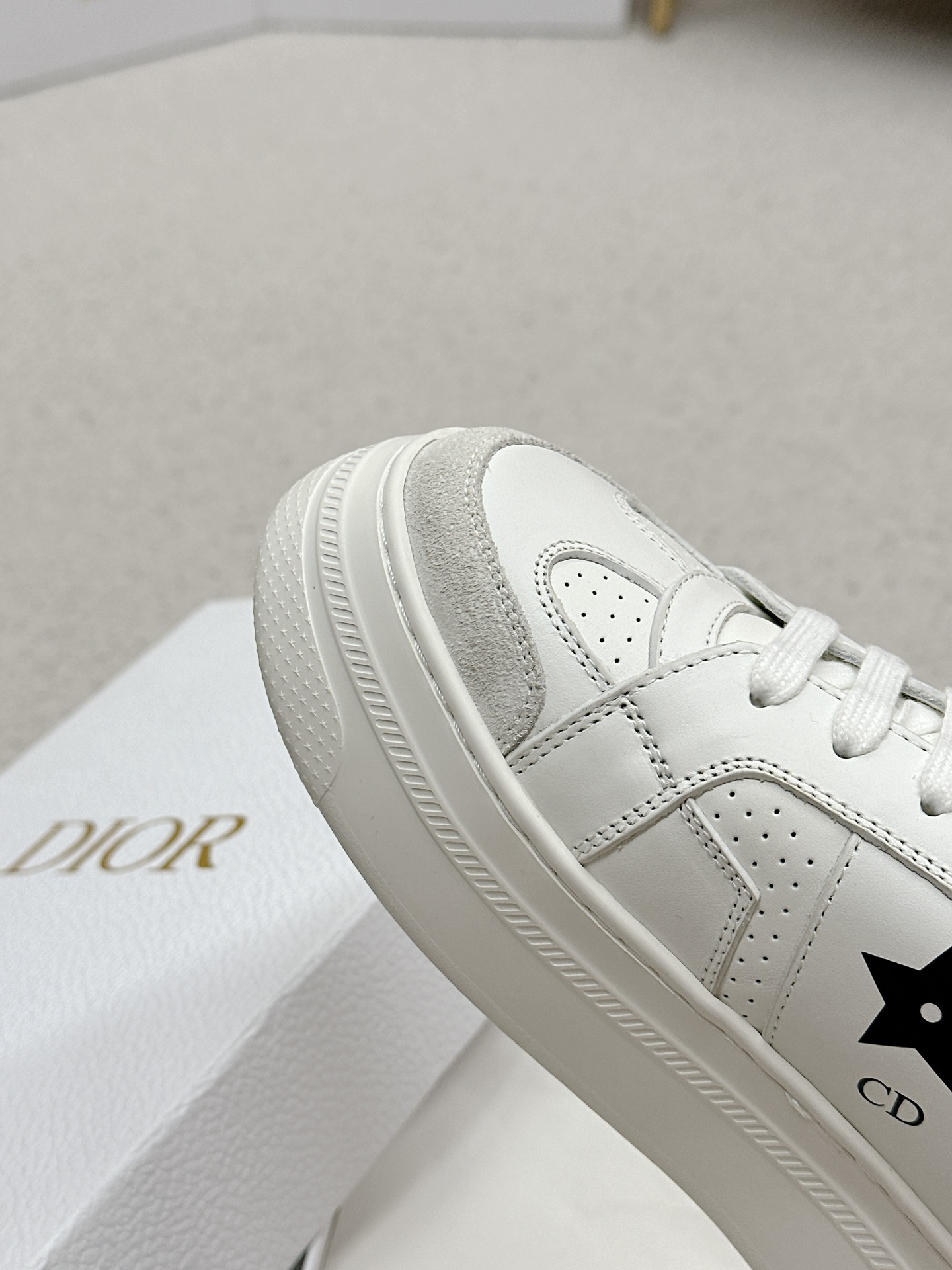 Dior Star Sneaker in White Calfskin with Black Star Detail - Image 9