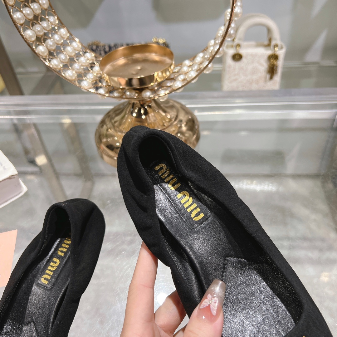 Miu Miu Black Suede Pointed Toe Kitten Heel Pumps - Image 7