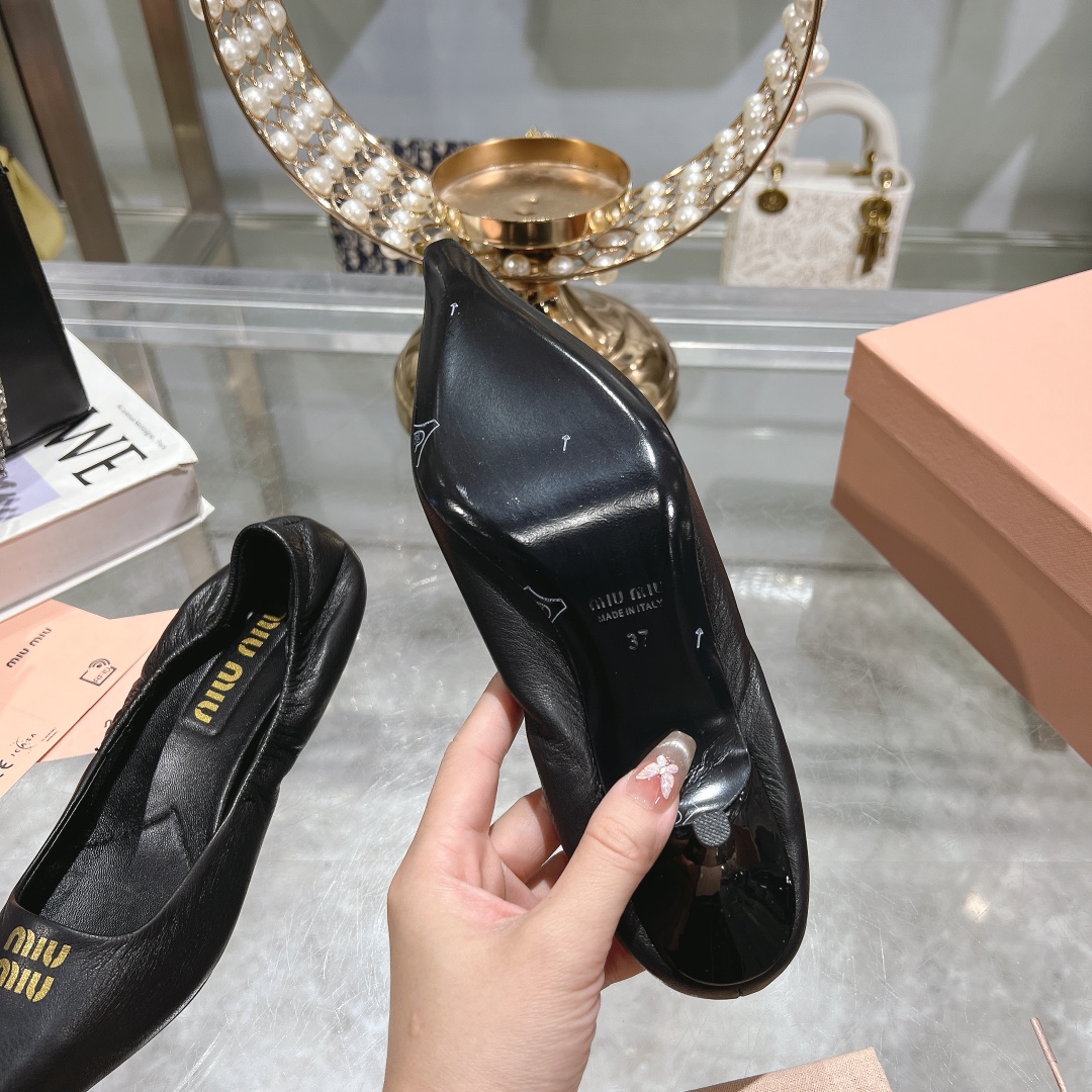 Miu Miu Black Leather Pointed-Toe Kitten Heel Pumps - Image 9