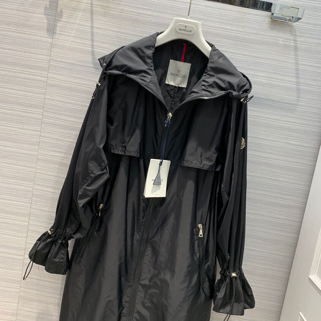 Moncler Women's Hooded Parka Jacket - Image 2