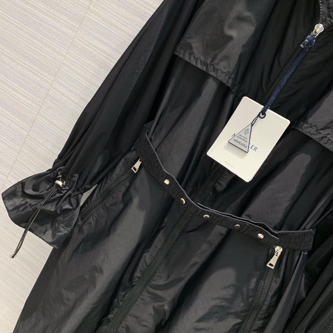 Moncler Women's Hooded Parka Jacket - Image 5