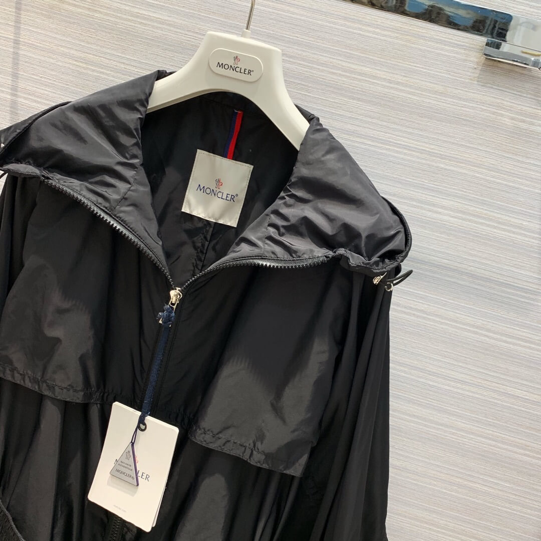 Moncler Women's Hooded Parka Jacket - Image 3
