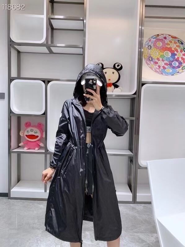 Moncler Hooded Women's Black Trench Coat - Image 13