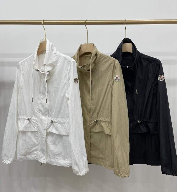 Moncler Women's Embroidered Badge Trench Coat