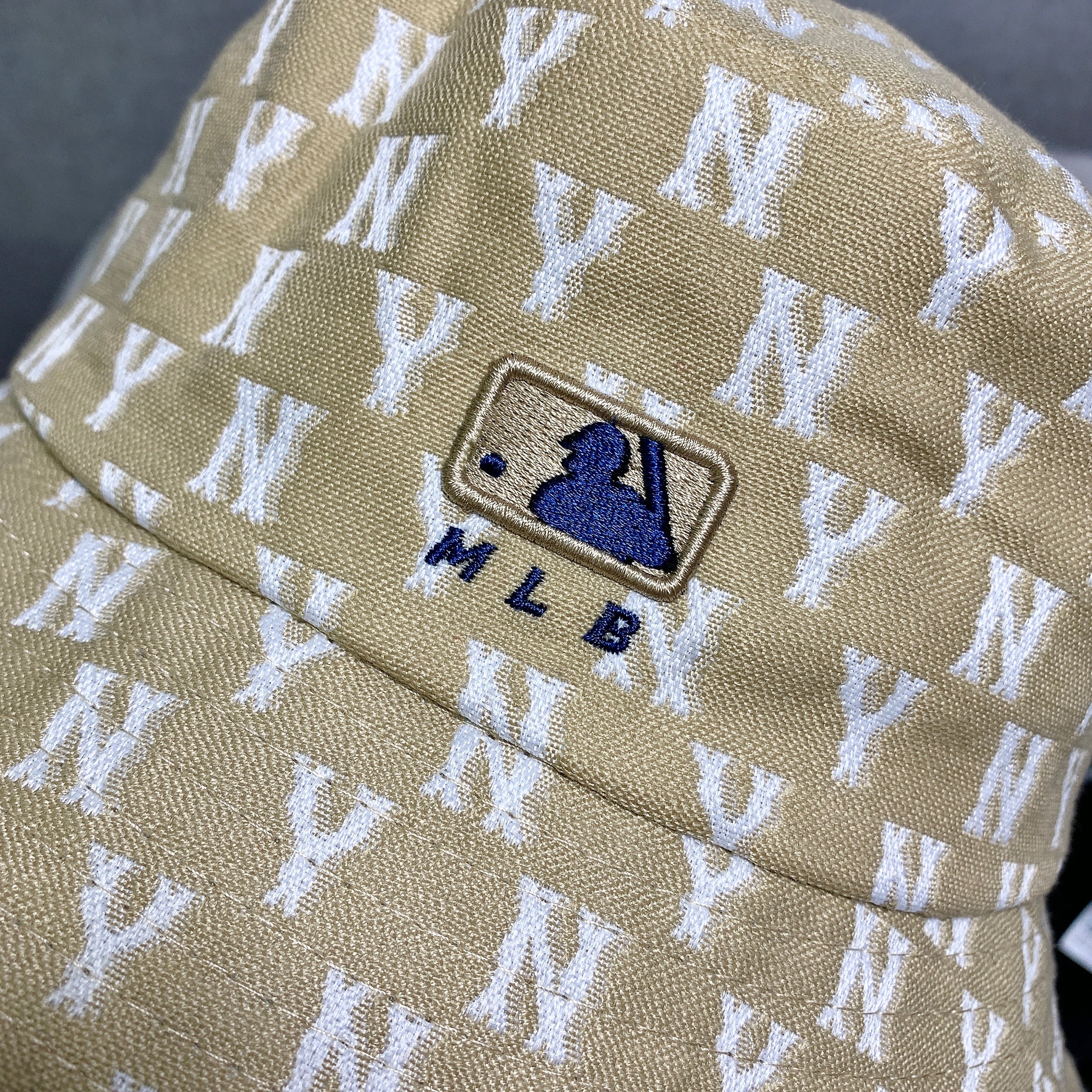 NY Yankees Monogram Bucket Hat - Image 7