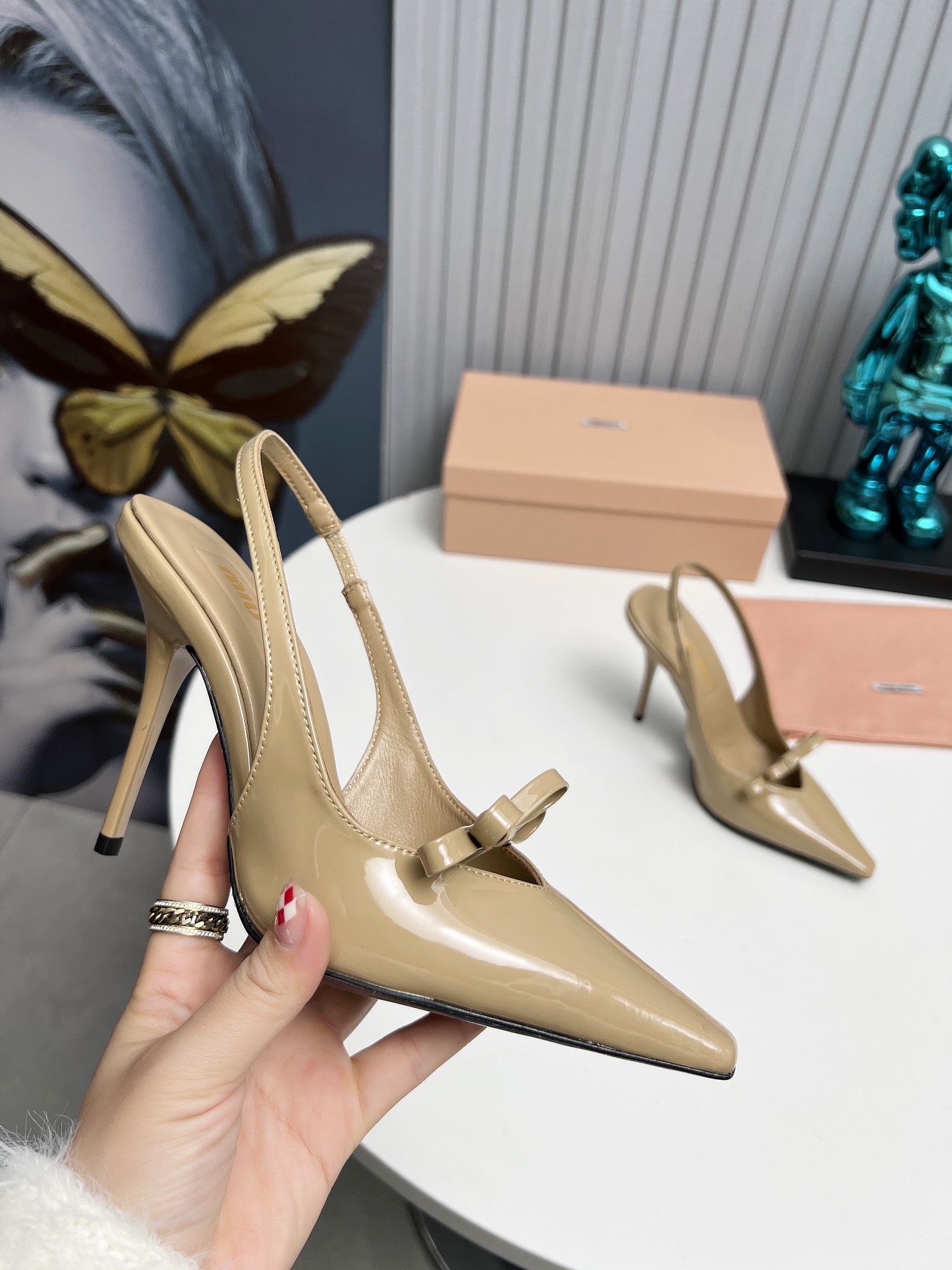 Miu Miu Beige Bow Detail Pointed-Toe Pumps - Image 6