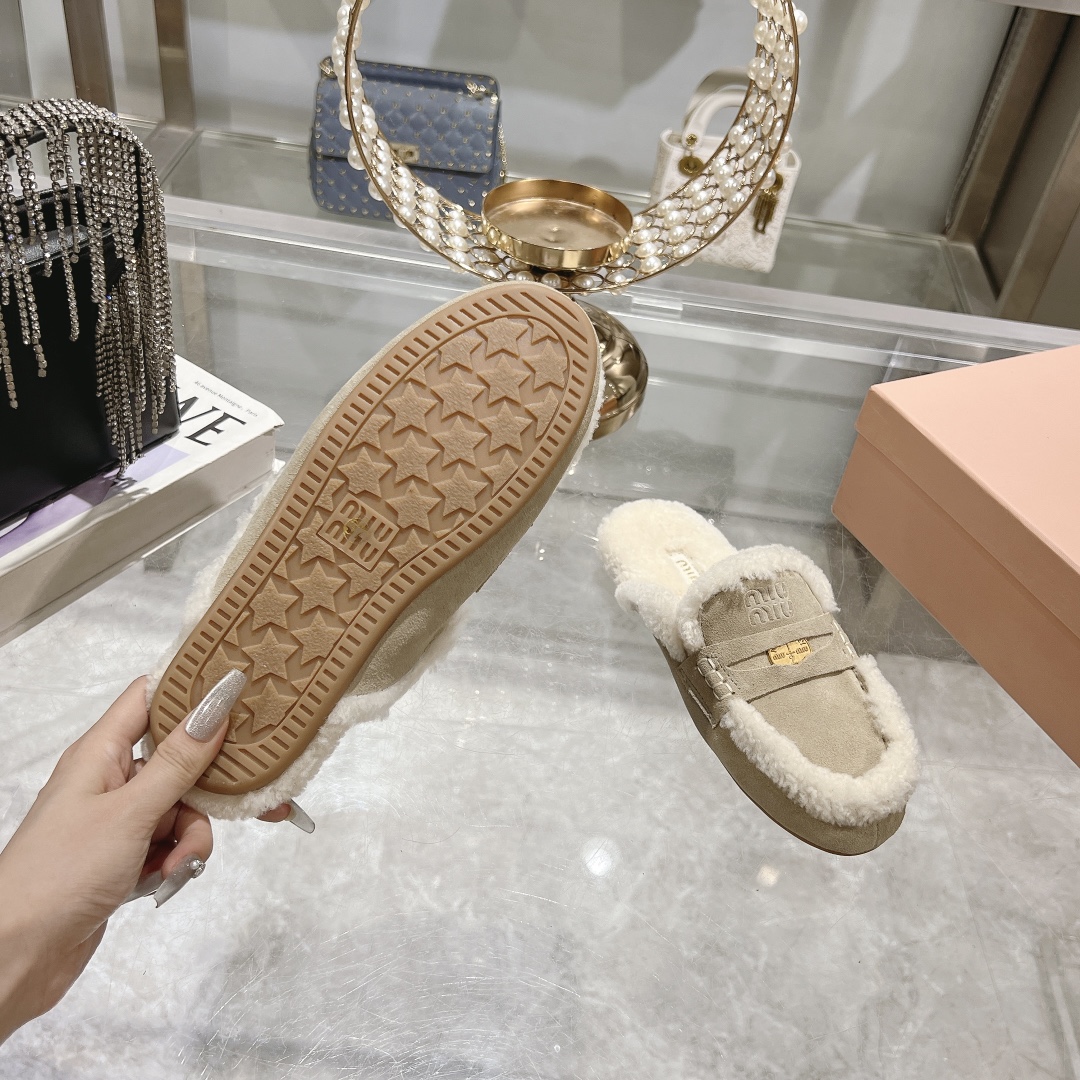 Miu Miu Beige Women's Fur Slippers - Image 9