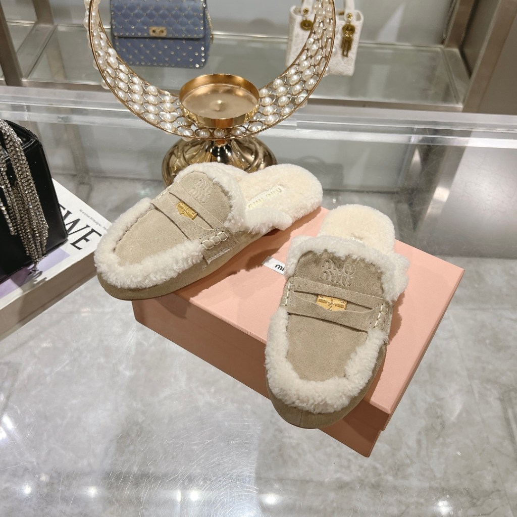 Miu Miu Beige Women's Fur Slippers