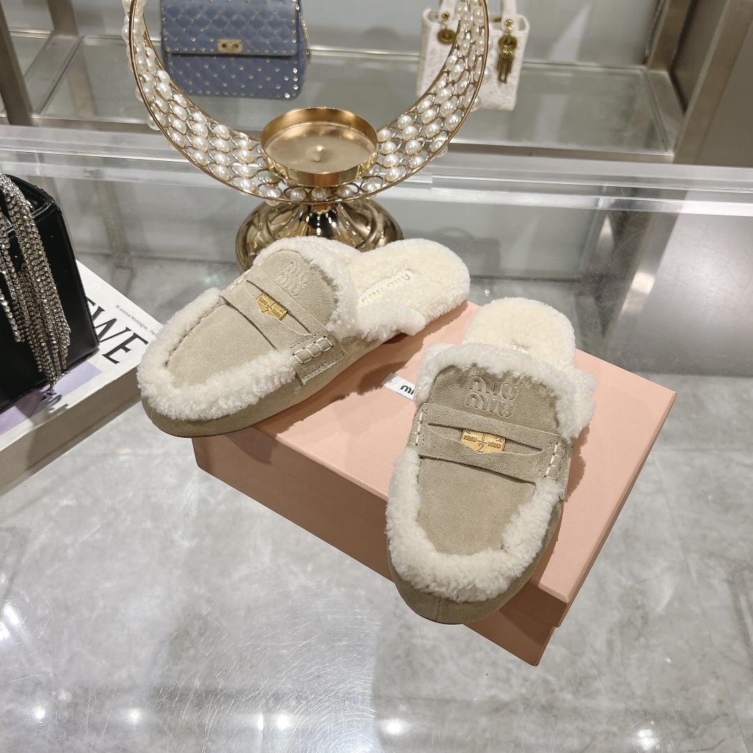 Miu Miu Beige Women's Fur Slippers