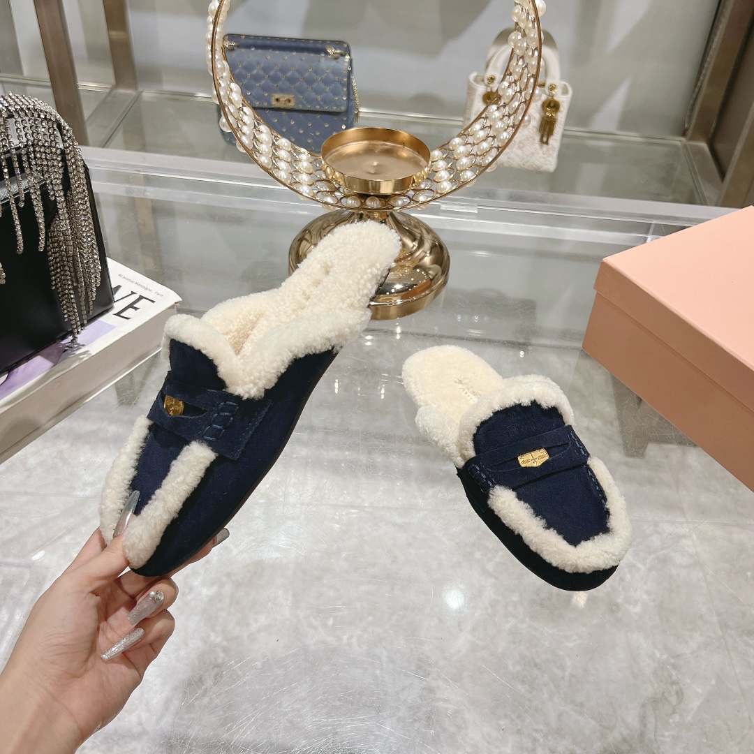 Miu Miu Women's Navy Blue Suede and Fur Slippers - Image 7
