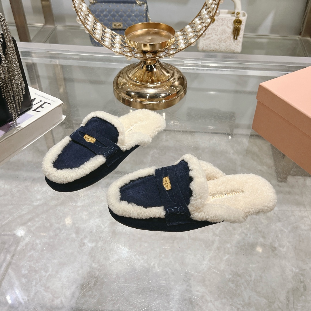Miu Miu Women's Navy Blue Suede and Fur Slippers - Image 4