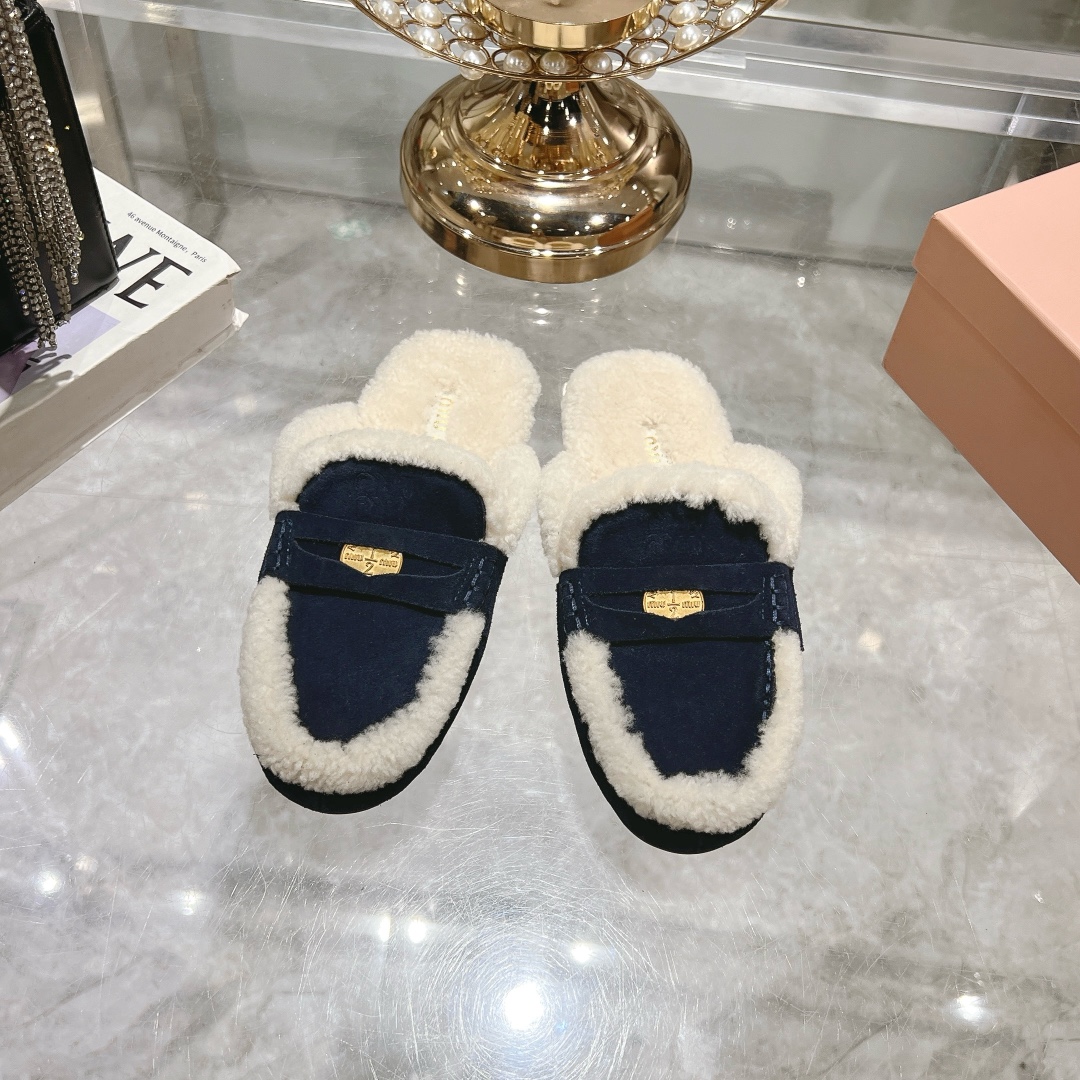 Miu Miu Women's Navy Blue Suede and Fur Slippers - Image 2