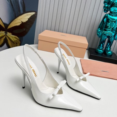 Miu Miu White Bow Detail Pointed-Toe Pumps