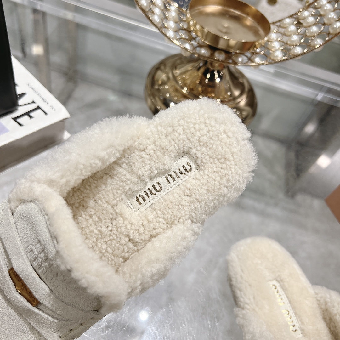 Miu Miu White Women's Fur Slippers - Image 7
