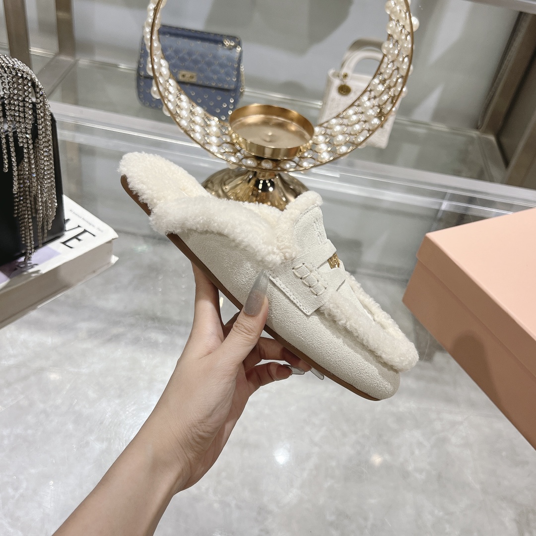 Miu Miu White Women's Fur Slippers - Image 6
