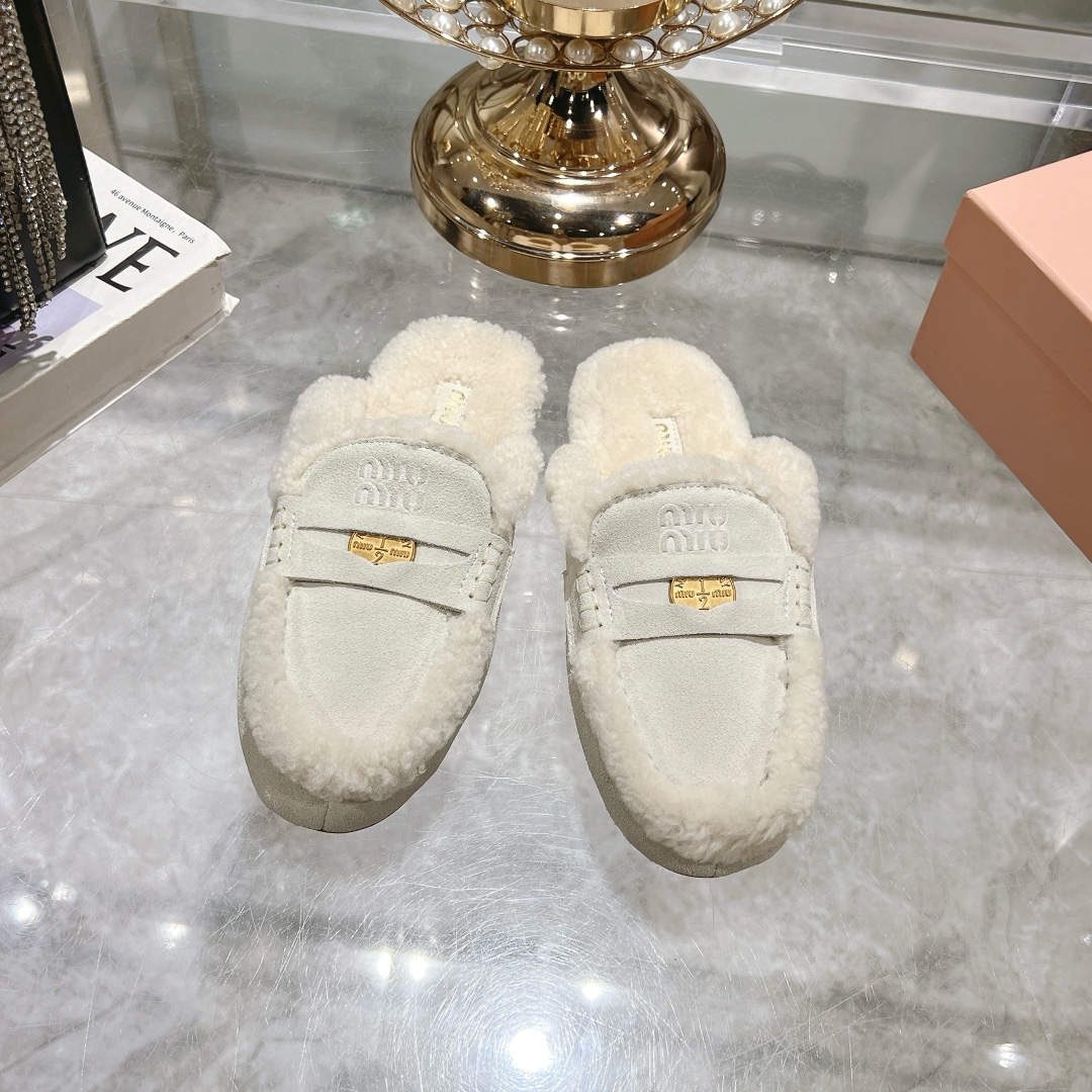 Miu Miu White Women's Fur Slippers - Image 3