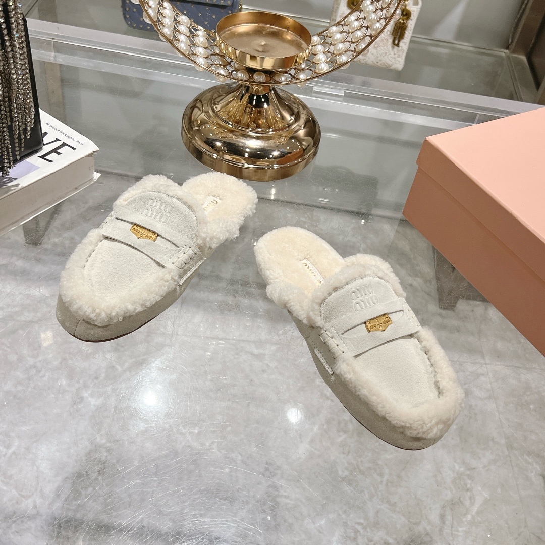 Miu Miu White Women's Fur Slippers - Image 2