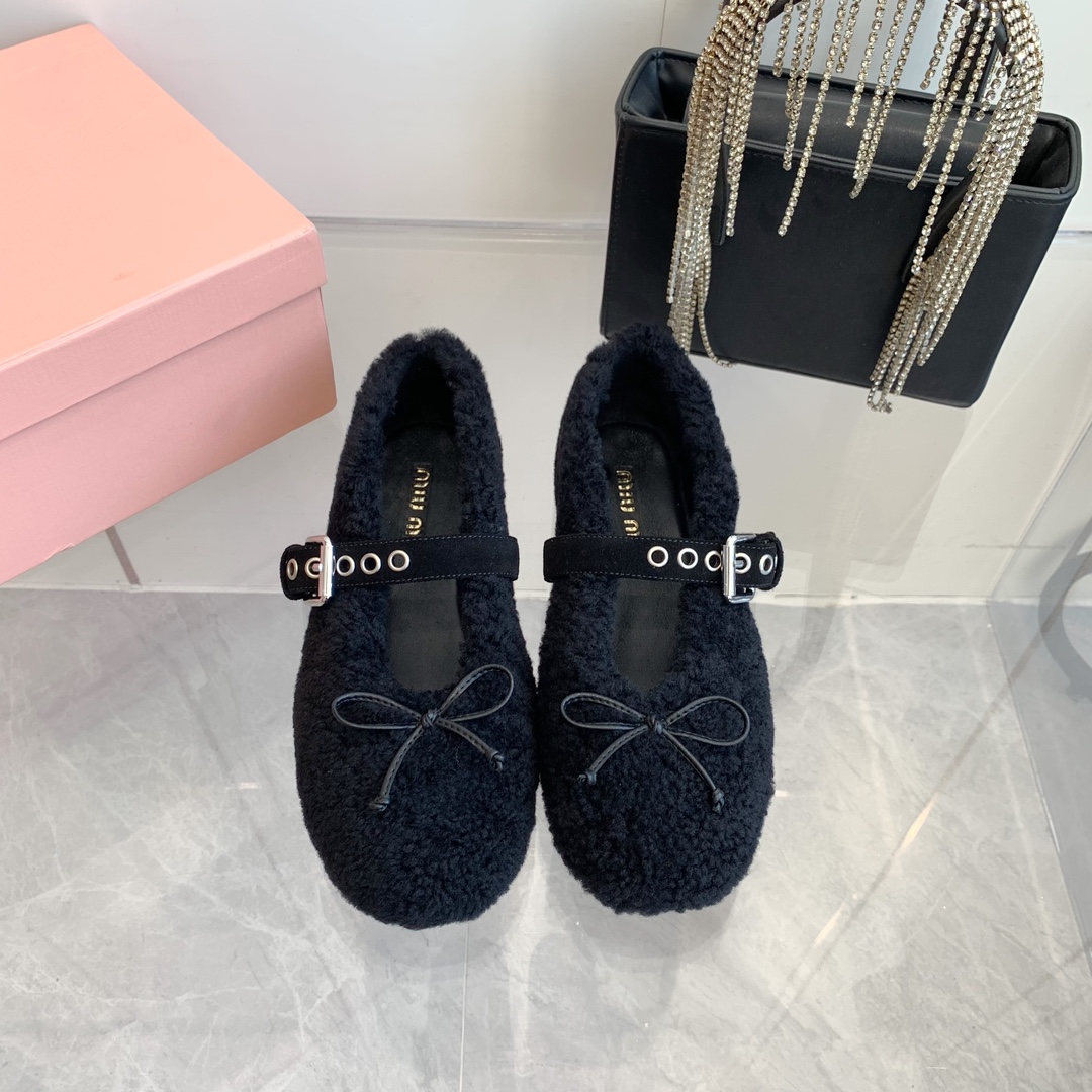Miu Miu Black Shearling Ballerinas Flats - Image 7