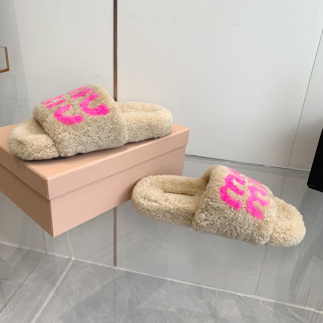 Miu Miu Pink Logo Embroidered Shearling Beige Slides - Image 8