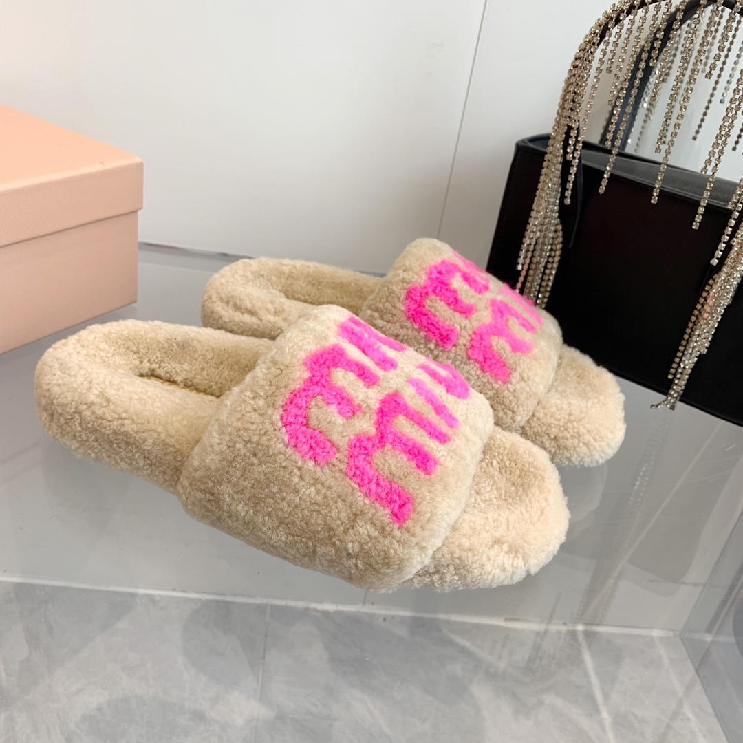 Miu Miu Pink Logo Embroidered Shearling Beige Slides - Image 4