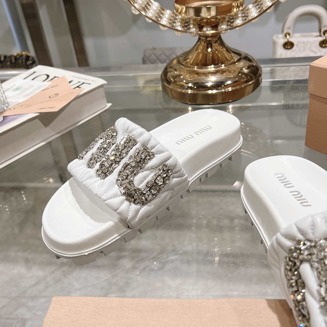 Miu Miu White Crystal-Embellished Quilted Slides - Image 7