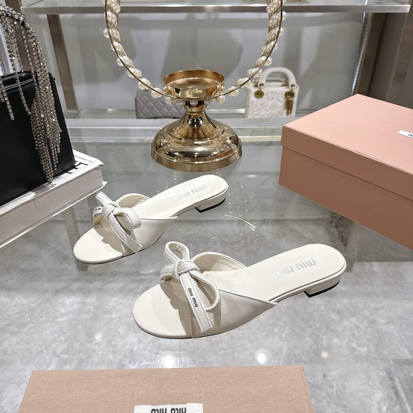Miu Miu White Leather Bow Mules - Image 5