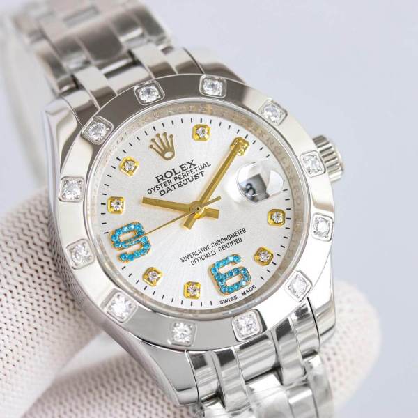 Rolex Oyster Perpetual Datejust 31mm – Silver Dial with Diamond Markers